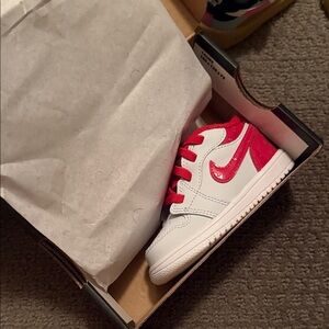 Air Force 1s Gatorade Pack Red and White toddler shoes never worn!!